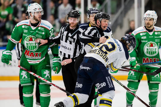 s Andreas Thuresson säras på av domaren