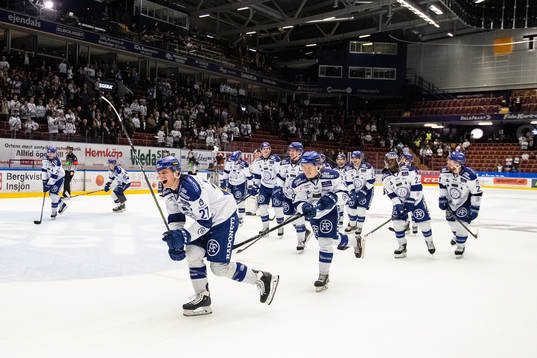 Leksands Anton Karlsson jublar med laget