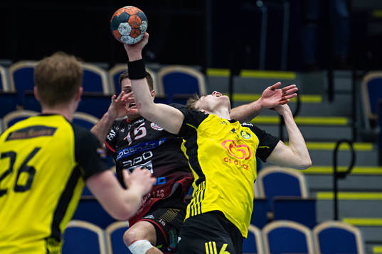 HK Malmös Fredrik Lindahl och Sävehofs Oskar Sunnefeldt