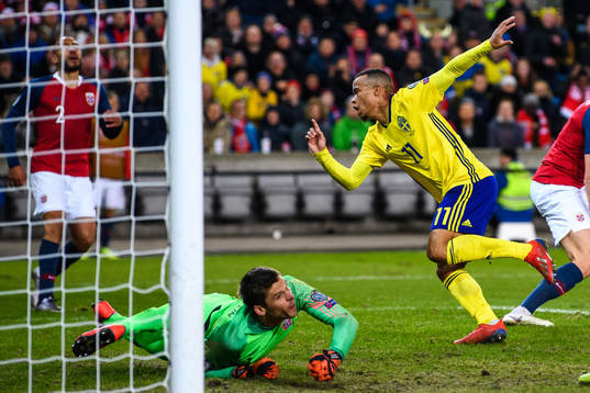 Robin Quaison of Sweden scores the 2-3 goal behind