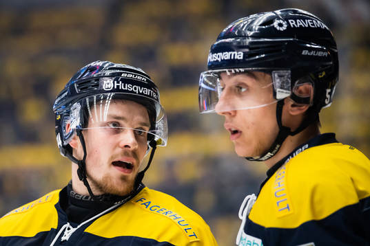 s Mikko Lehtonen pratar med Martin Fehérváry