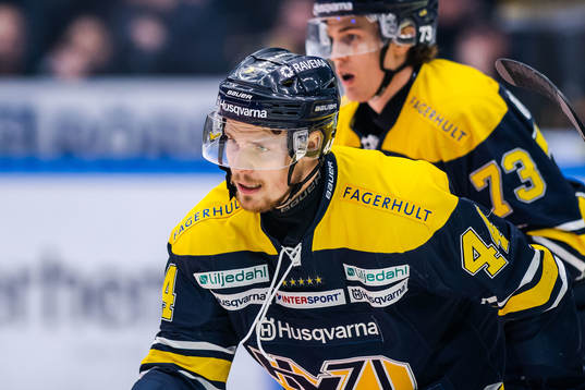 s Mikko Lehtonen jublar