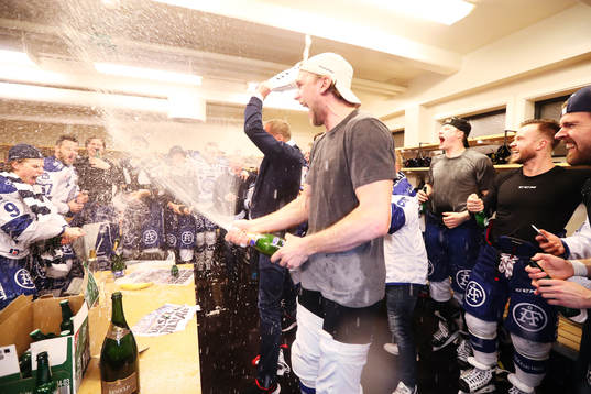 Leksands Daniel Gunnarsson jublar