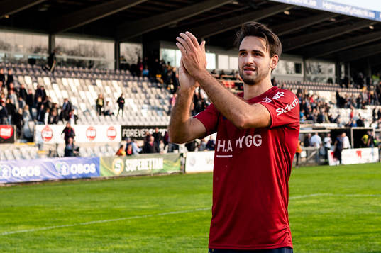 Örgrytes Oliver Stanisic jublar