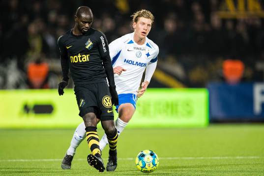 s Enoch Kofi Adu och IFK Norrköpings Alexander Fransson