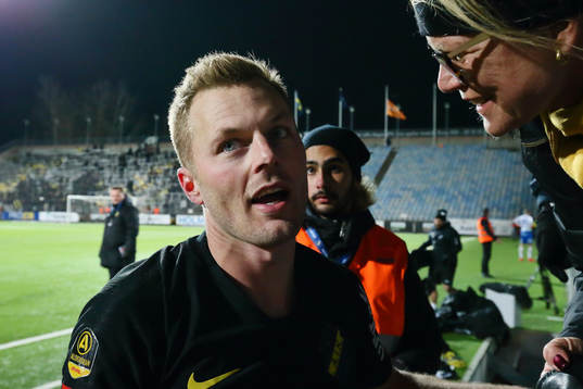 s Sebastian Larsson