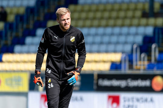 Häckens målvakt Peter Abrahamsson före fotbollsmatchen i