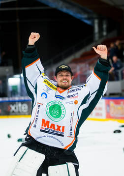 Kristianstads målvakt Joel Gistedt jublar