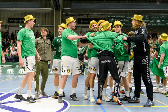 Varbergs spelare jublar
