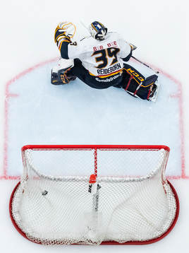 Frölundas Brandon Gormley (ej i bild) gör 2-1 bakom