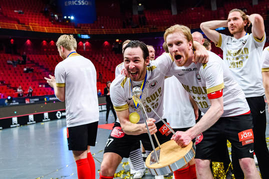 Storvretas Robin Nilsberth och Alexander Rudd   jublar med