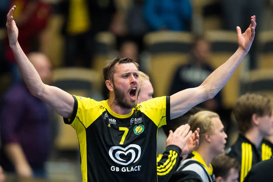 Sävehofs Jonas Larholm jublar