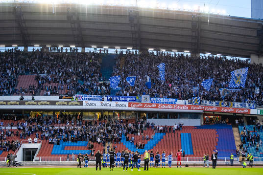 IFK Göteborgs spelare och supportrar jublar