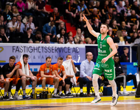 Södertäljes Eric Garcia jublar