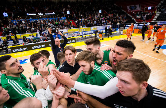 Södertäljes spelare jublar