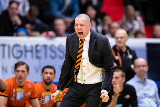 Borås tränare Henrik Svensson reagerar