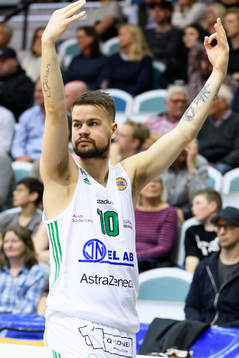 Södertäljes Mario Blazevic jublar