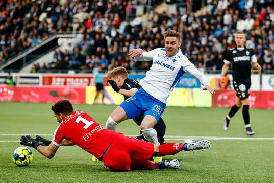 Räddning av IFK Göteborgs målvakt Giannis Anestis