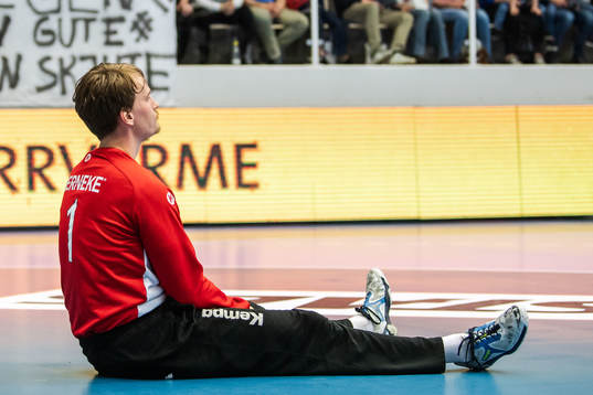 Alingsås målvakt Niklas Kraft deppar