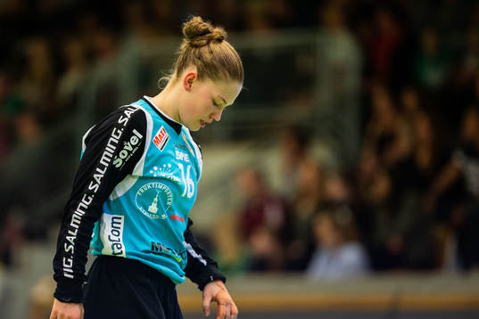 Skurus målvakt Rebecca Nilsson deppar