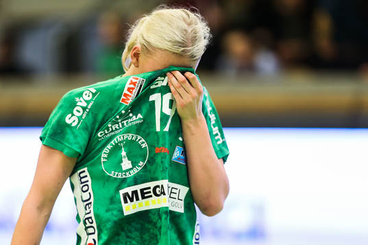 Skurus Daniela De Jong deppar