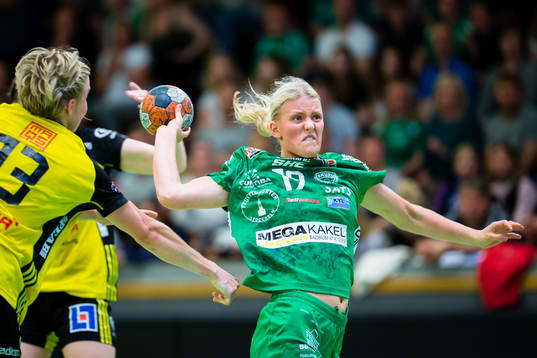 Skurus Daniela De Jong bryter sig loss