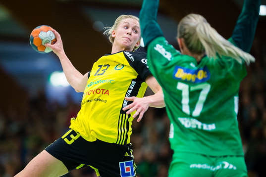 Sävehofs Elin Hallagård  och Skurus Jenny Södrén