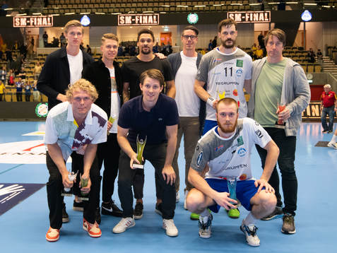Övre raden från vänster Redbergslids målvakt Tobias