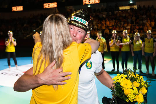 En ledare i Sävehof tackas av