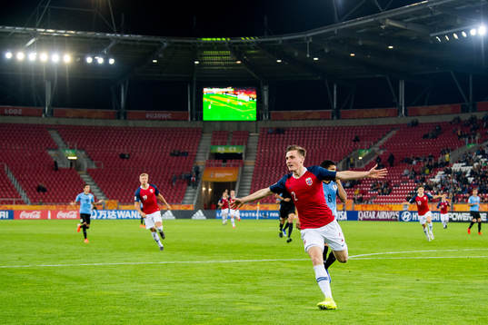 Christian Dahle Borchgrevink of Norway celebrates