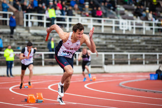 Jonathan Carbe , Örgryte IS på M 4 x 400m