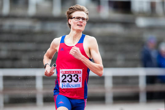 Daniel Eriksson, Mölndals AIK på 3 x 800m