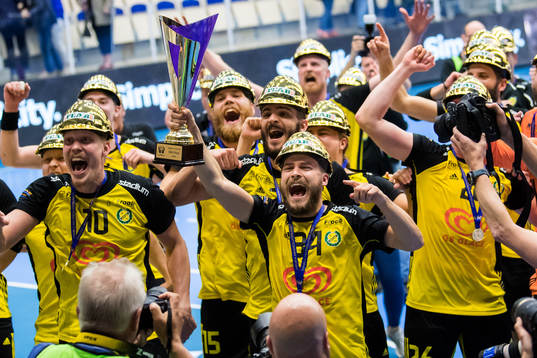 Sävehof med Sebastian Karlsson i spetsen jublar med
