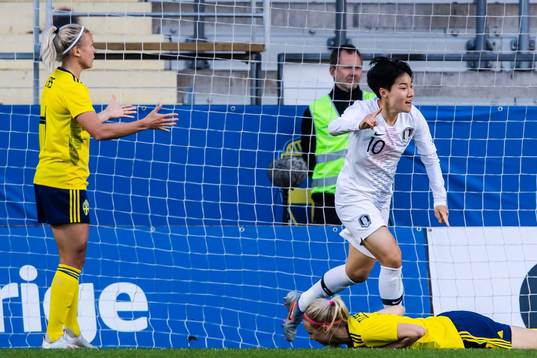 Soyun Ji of South Korea celebrate
