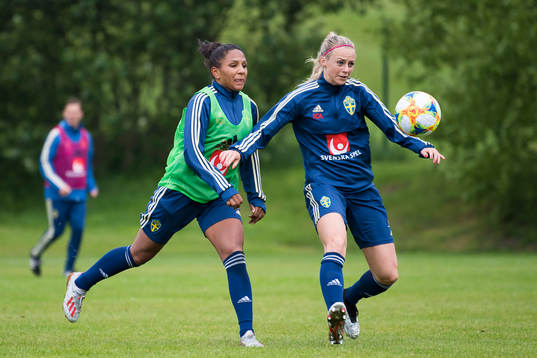 Madelen Janogy and Amanda Ilestedt of Swedish women