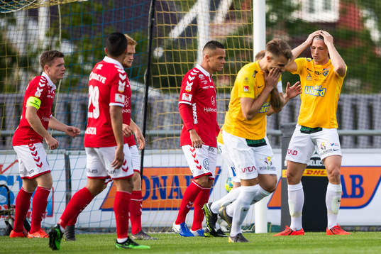Falkenbergs Carl Johansson deppar
