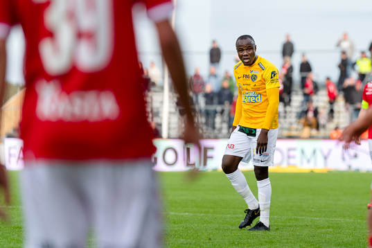 Falkenbergs Nsima Peter