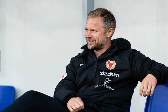 Kalmars tränare Magnus Pehrsson före fotbollsmatchen i