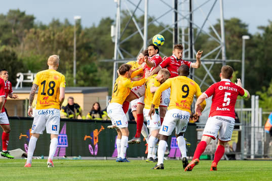 Kamp om bollen