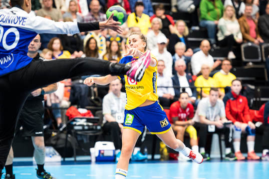 Nathalie Hagman of Sweden and Viktoria Oguntoye of Slovakia