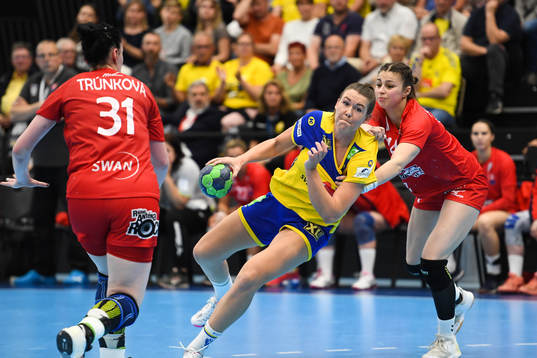 Mikaela Mässing of Sweden and Veronika Habankova of