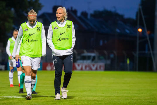 Elise Hove Thorsnes and Maria Thorisdottir of Norway