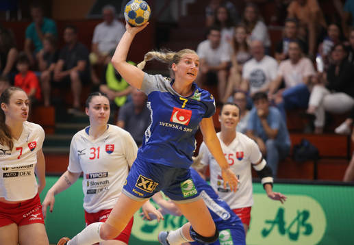 Image shows Linn Blohm (SWE), Tatiana Gajdosikova (SVK) and