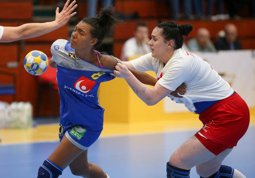 Image shows Jamina Roberts (SWE) and Nikoleta Trunkova (SVK)