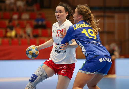 Image shows Vladimira Bajciova (SVK) and Anna Lagerquist