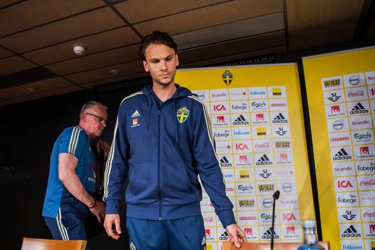 Albin Ekdal and head coach Janne Andersson of the Swedish