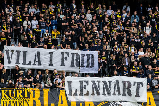 s klack med banderoll med texten Vila i Frid Lennart till
