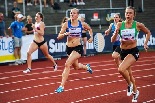 Moa Hjelmer	, Spårvägen