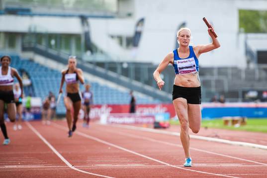Moa Hjelmer , Spårvägen, jublar