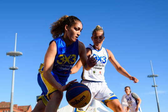 Ruba Abo Hashesh, Yellow Moose och Tilja Garb, Blue Nation